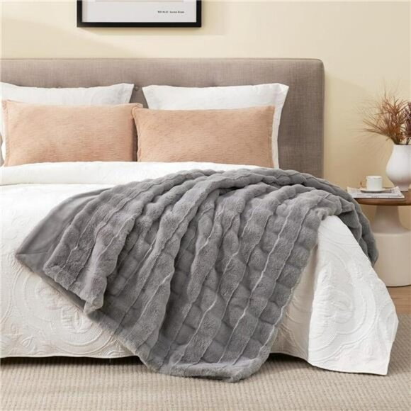 Cozy Bliss Faux Fur Throw Blanket Soft Fluffy Grey Couch Bed Sofa Lightweight - Picture 6 of 7